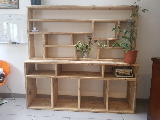 Scaffold kitchen display unit